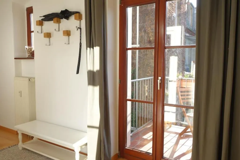 Apartment Cosy Studio, Sunny Balcony In It-District Neustadt Dresden